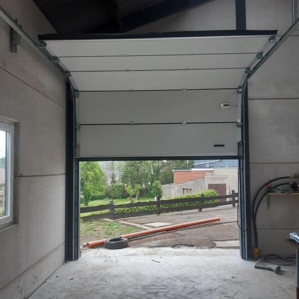 Portes sectionnelles et portes rapides